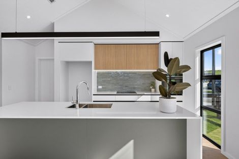 Photo of property in 8 Annie Aranui Drive, Poraiti, 4182
