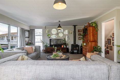 Photo of property in 6 Drury Street, Cloverlea, Palmerston North, 4412