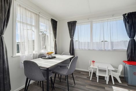 Photo of property in 12 Mosston Road, Castlecliff, Whanganui, 4501