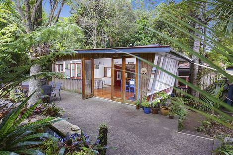 Photo of property in 18 Waima Crescent, Titirangi, Auckland, 0604