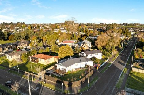 Photo of property in 2 Mabian Crescent, Deanwell, Hamilton, 3206