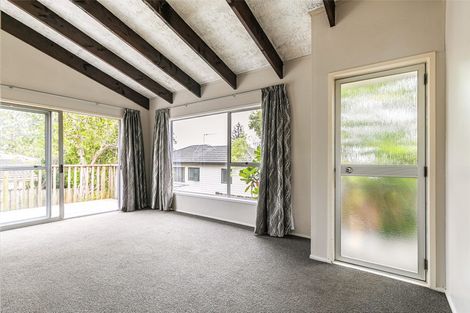 Photo of property in 2/10 Waratah Street, Birkenhead, Auckland, 0626