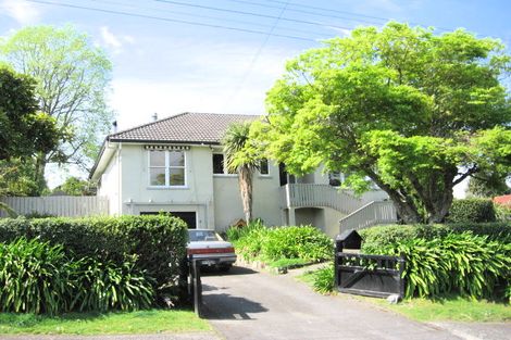 Photo of property in 1 Pah Road, Kawaha Point, Rotorua, 3010