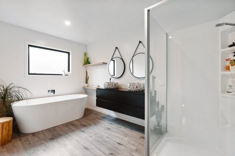 Photo of property in 77 Stratford Drive, Mount Pisa, Cromwell, 9383