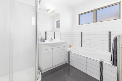 Photo of property in 17 Tasman Close, Aotea, Porirua, 5024