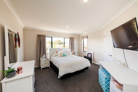 Photo of property in 15 Silkwood Place, Fitzherbert, Palmerston North, 4410