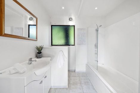 Photo of property in 3 Ridge Road, Lake Okareka, Rotorua, 3076