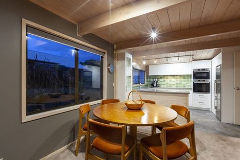 Photo of property in 5 Kohutuhutu Road, Raumati Beach, Paraparaumu, 5032