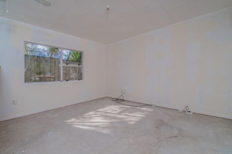 Photo of property in 41 Parrs Cross Road, Henderson, Auckland, 0612