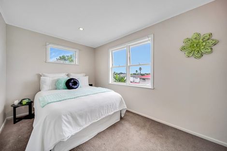 Photo of property in 12 Ronald Place, Manurewa, Auckland, 2102