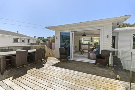 Photo of property in 15 Junction Street, Welbourn, New Plymouth, 4310