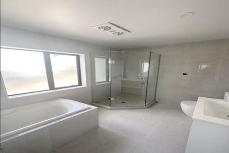 Photo of property in 29a Sheridan Drive, New Lynn, Auckland, 0600