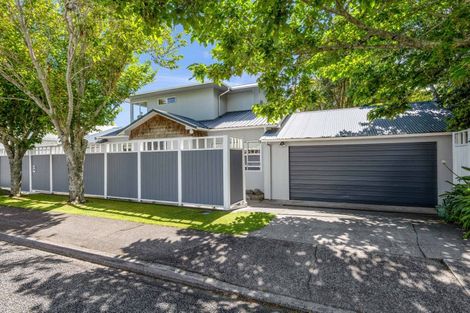 Photo of property in 377 Mangorei Road, Merrilands, New Plymouth, 4312