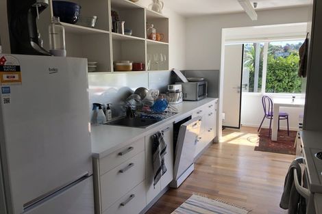 Photo of property in 35 North Terrace, Kelburn, Wellington, 6012