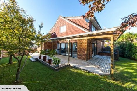 Photo of property in 92 Manhattan Heights, Glendene, Auckland, 0602