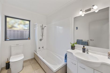 Photo of property in 18 Mcnaughton Place, Onekawa, Napier, 4110