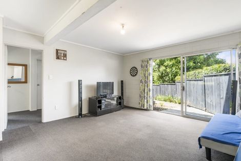 Photo of property in 2/29 Sealy Road, Torbay, Auckland, 0630