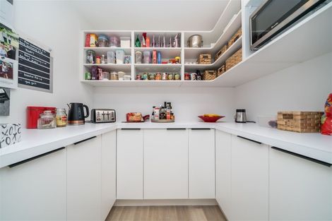 Photo of property in 21 Silicon Way, Fitzherbert, Palmerston North, 4410