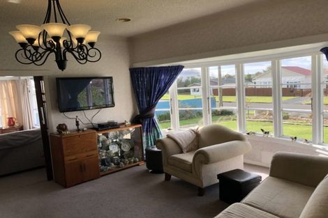 Photo of property in 11 Miranda Street, Stratford, 4332