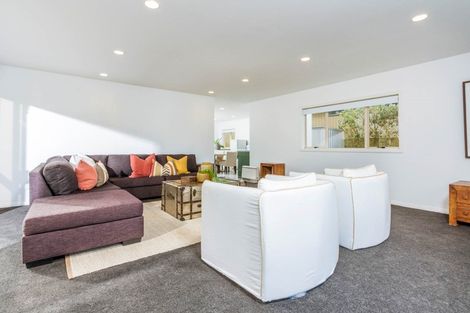 Photo of property in 1/25 Churchill Road, Murrays Bay, Auckland, 0630