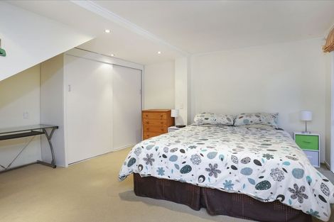 Photo of property in 18 Waima Crescent, Titirangi, Auckland, 0604