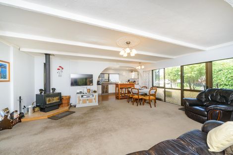 Photo of property in 1 Nuku Street, Tangimoana, 4822