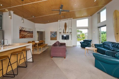 Photo of property in 156 Sands Crescent, Matarangi, Whitianga, 3592