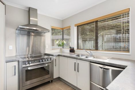 Photo of property in 19 Aragon Grove, Kingsley Heights, Upper Hutt, 5018