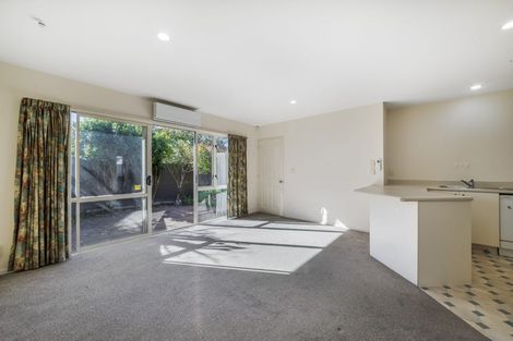 Photo of property in 17d Division Street, Riccarton, Christchurch, 8041