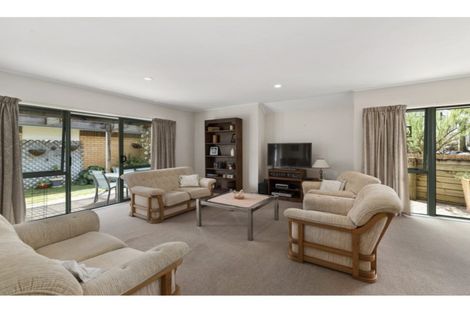 Photo of property in 3/12-20 Northcross Drive, Oteha, Auckland, 0632