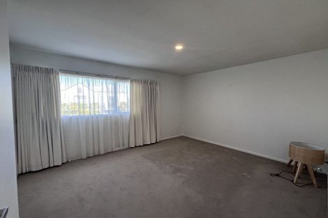 Photo of property in 2/1 Briar Way, New Lynn, Auckland, 0600