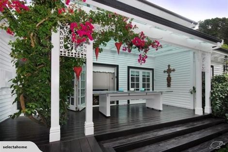 Photo of property in 18 Nikau Street, Eastbourne, Lower Hutt, 5013