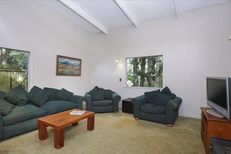 Photo of property in 18 Waima Crescent, Titirangi, Auckland, 0604