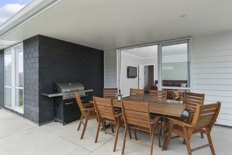 Photo of property in 134 The Boulevard, Papamoa Beach, Papamoa, 3118