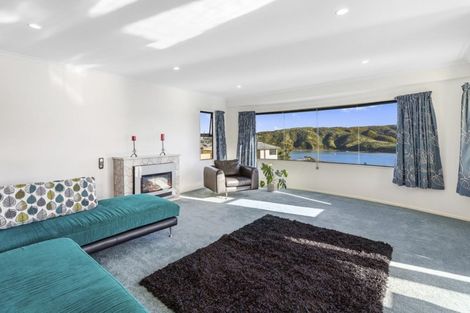 Photo of property in 13 Paremata Drive, Paremata, Porirua, 5024