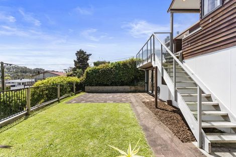 Photo of property in 8 Webb Place, Forrest Hill, Auckland, 0620