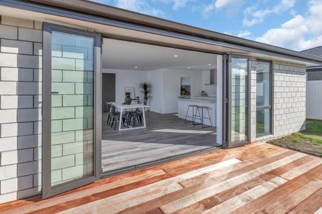 Photo of property in 31 Kapiakauri Road, One Tree Point, 0118