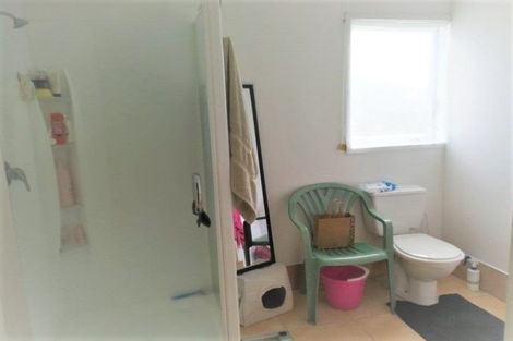 Photo of property in 1 Malters Place, Browns Bay, Auckland, 0630