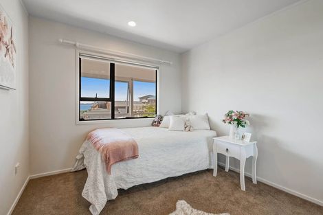 Photo of property in 19 Kahurangi Place, Snells Beach, 0920