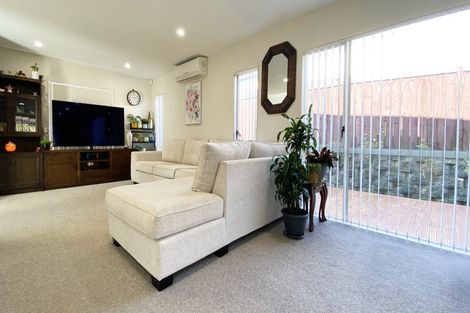 Photo of property in 9 Bezar Place, Flat Bush, Auckland, 2016