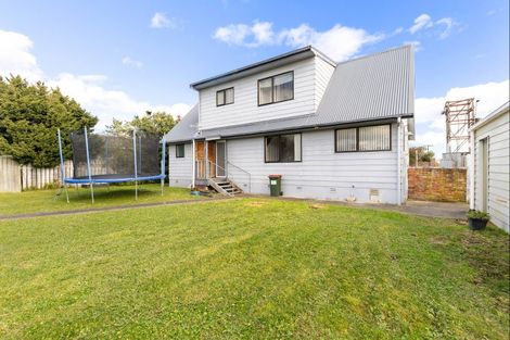 Photo of property in 34 Roberts Line, Kelvin Grove, Palmerston North, 4414