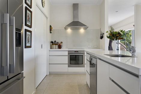 Photo of property in 9 Highland Drive, Acacia Bay, Taupo, 3385