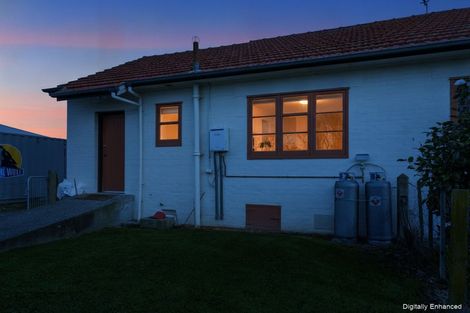 Photo of property in 21 Robert Street, Marton, 4710