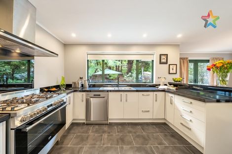 Photo of property in 126 Normandale Road, Normandale, Lower Hutt, 5010