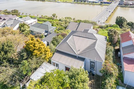 Photo of property in 32 Hipango Terrace, Durie Hill, Whanganui, 4500