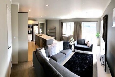 Photo of property in 4 Bilancia Place, Flat Bush, Auckland, 2016