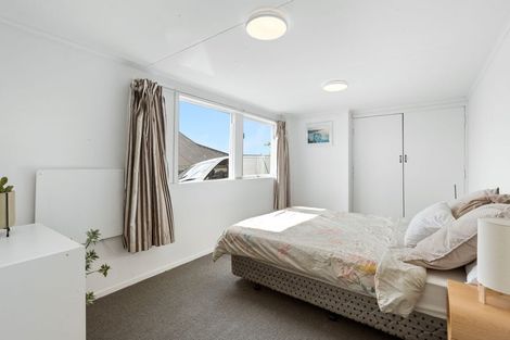 Photo of property in 33 Easther Crescent, Kew, Dunedin, 9012