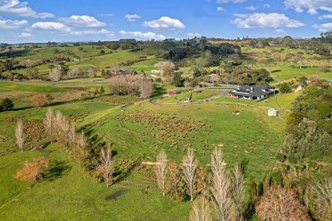 Photo of property in 384 Pine Valley Road, Dairy Flat, Silverdale, 0992