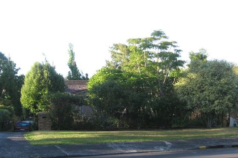 Photo of property in 8 Busbridge Place, Hillcrest, Auckland, 0627