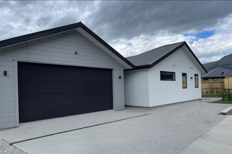 Photo of property in 18 Coopworth Road, Jacks Point, 9371